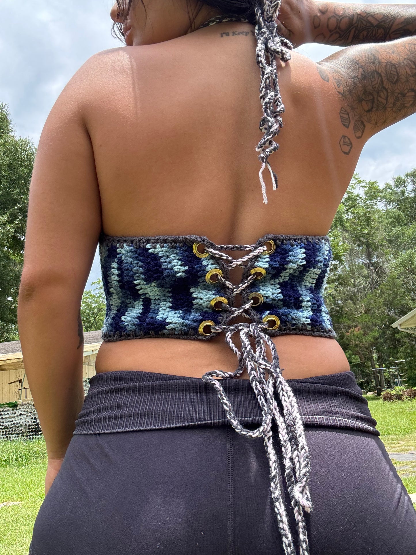 Crochet eyeball halter